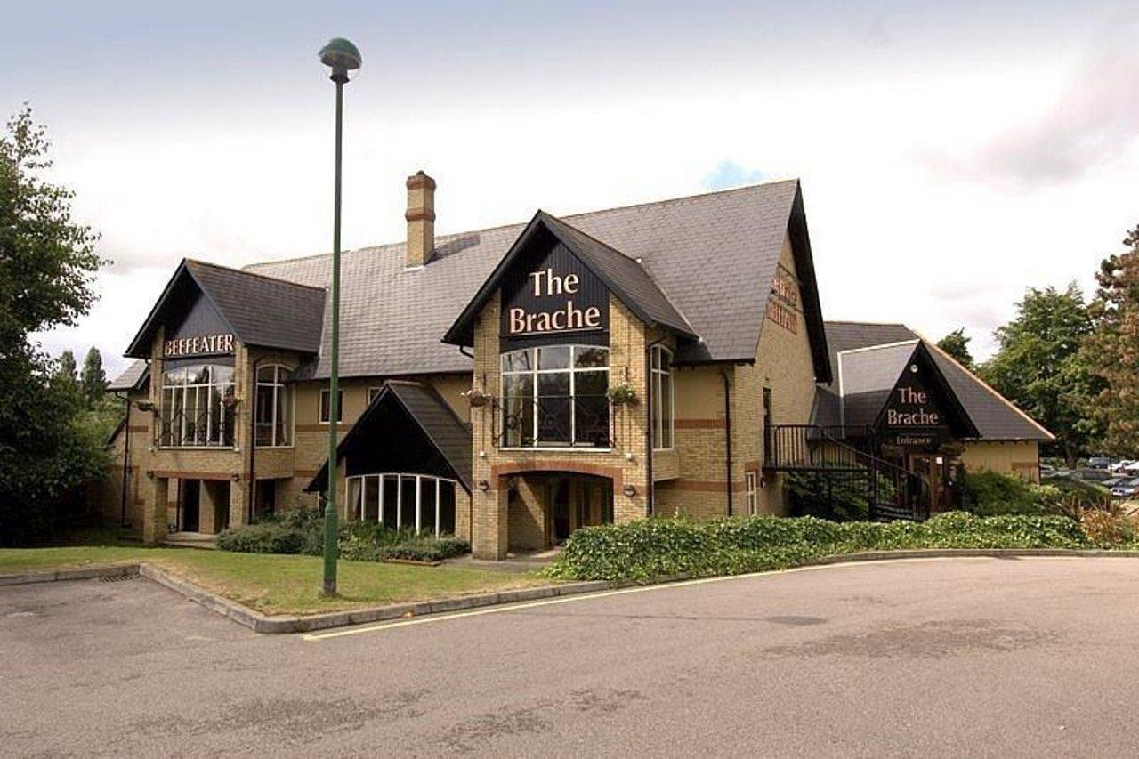 Premier Inn Luton Лутон Экстерьер фото