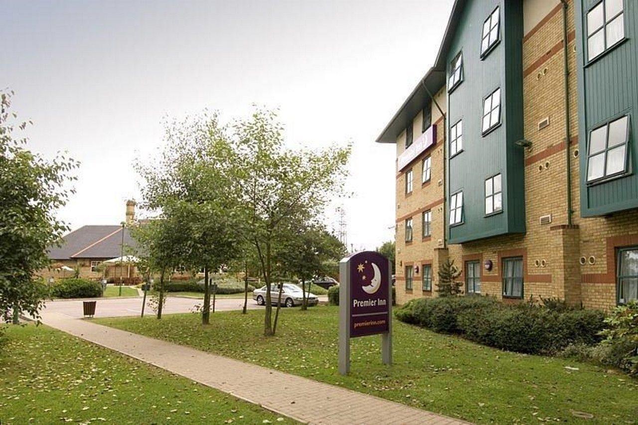 Premier Inn Luton Лутон Экстерьер фото