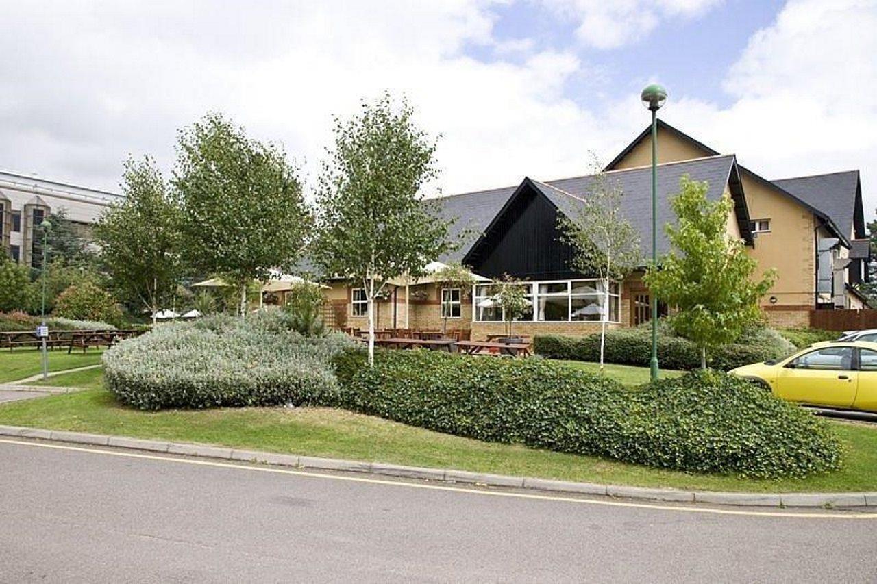 Premier Inn Luton Лутон Экстерьер фото