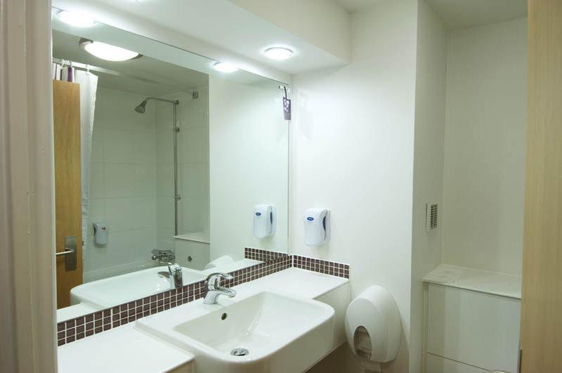 Premier Inn Luton Лутон Экстерьер фото