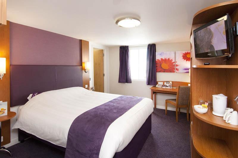 Premier Inn Luton Лутон Экстерьер фото